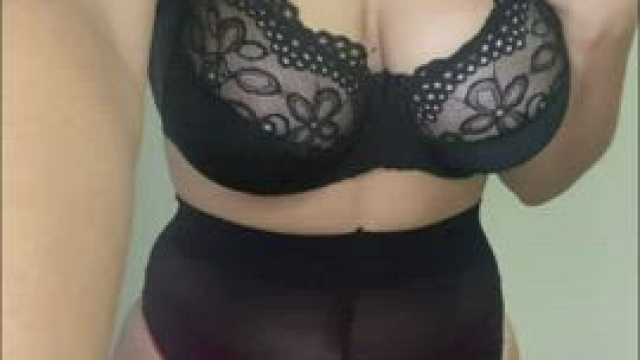 Do you like the way my big boobs shake?