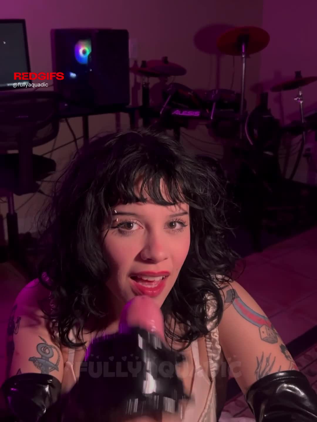 Goth girl loves her cum reward