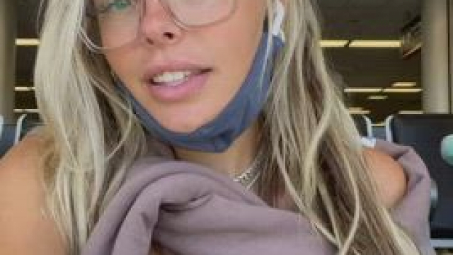 Corrina OnlyFans PPV and Content Folder