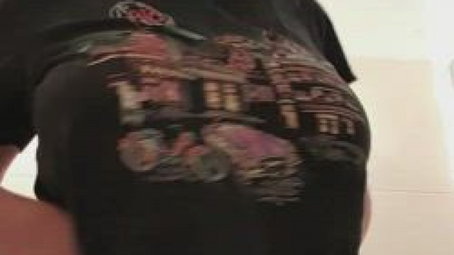 be honest, would you jerk off to my nudes if I send you some?