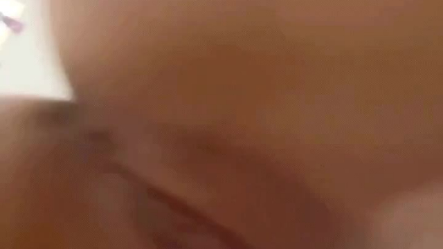 Is there a random redditor who would volunteer to fuck me raw?