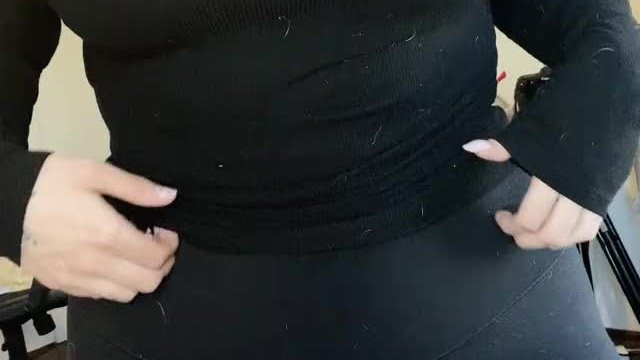 I know absolutely no one is online but whatever.. I wanted to show off my surpri