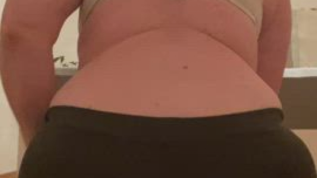 Do you have a thing for thick moms?