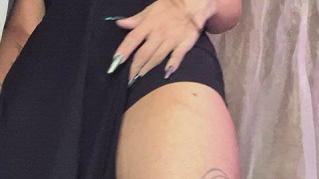 I love shaking my ass in short shorts