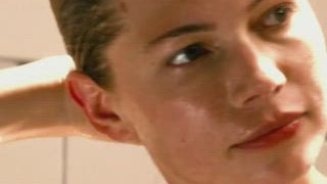 Michelle Williams - Shower scene - Take This Waltz (2011)