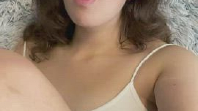 I tried to record my orgasm on a selfie camera