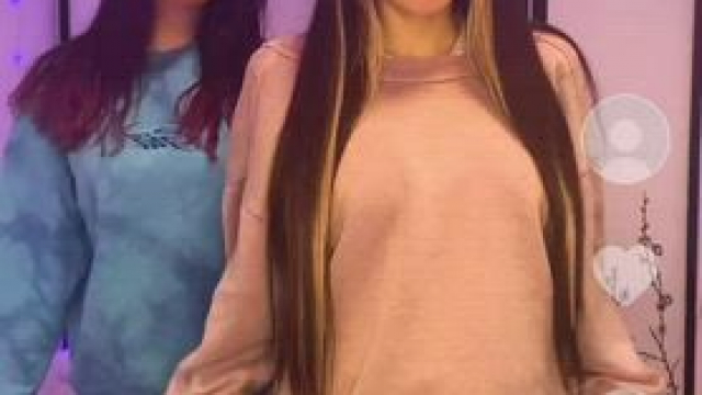 Help us pick an outfit for our first date