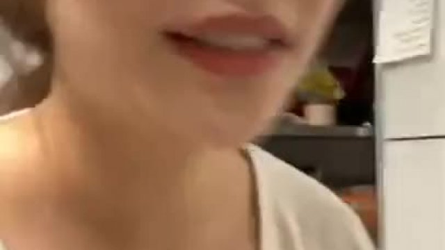 Ailee - Fanservice during IG live