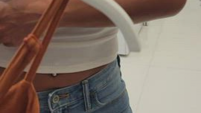 Flashing at the clothing store [gif]
