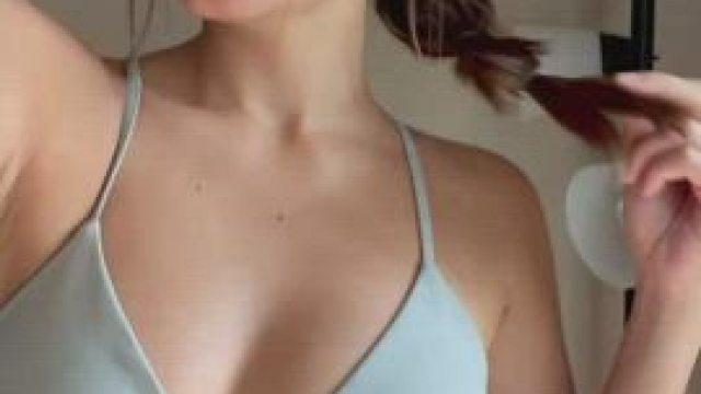 I love how my cameltoe shows itself off in my leggings ;)