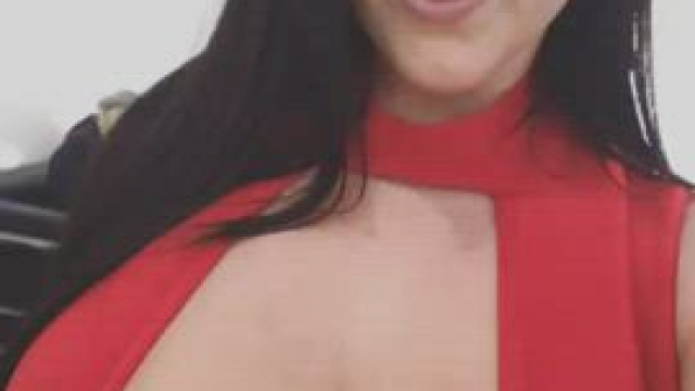 Her boobs are clapping when she walks