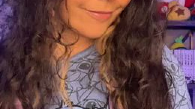 I just have one question Papi… date me or fuck me?