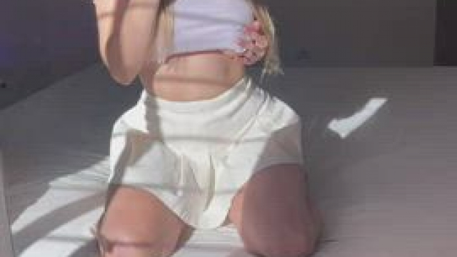 18 and always horny, would you date me?