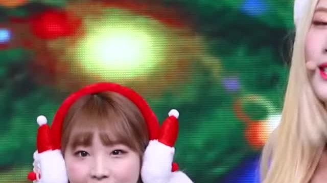 Loona - Yeojin booba (more in comments)