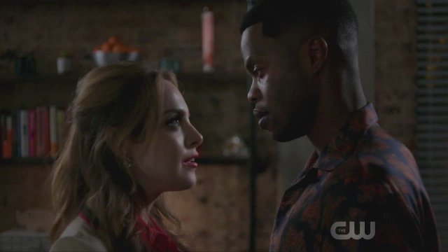 Elizabeth Gilles bra plot in 