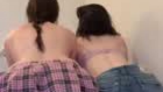 Friends who plug together stay together