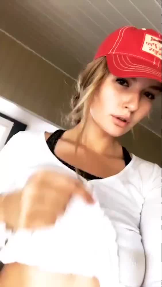 Девушки gif 18