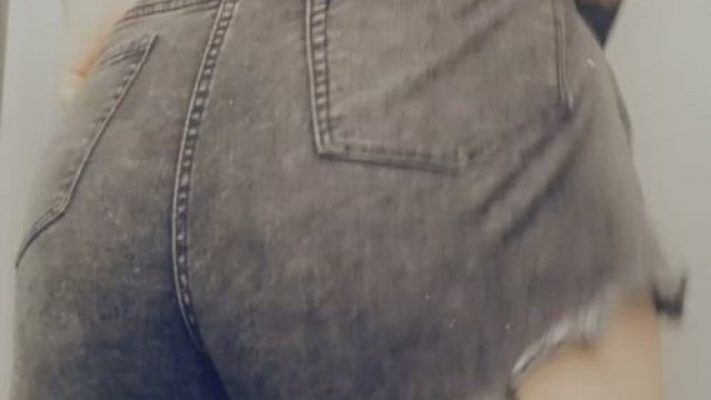 These shorts make my ass look so hot