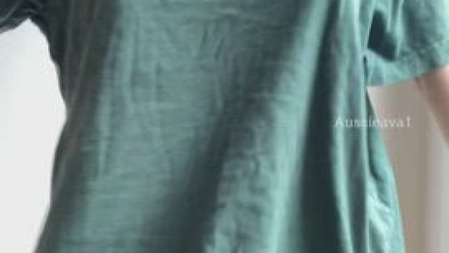 Are petite Aussies your type?