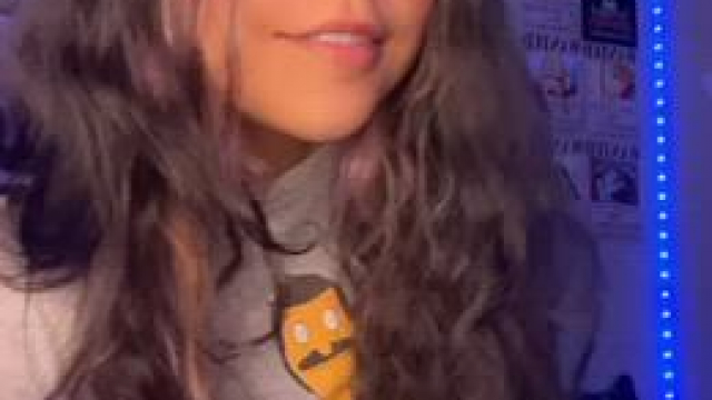 Would you rail a caramel Venezuelan girl like me? Be honest