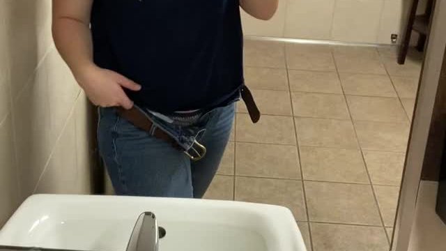 Since y’all love seeing me be naughty at work...~ 