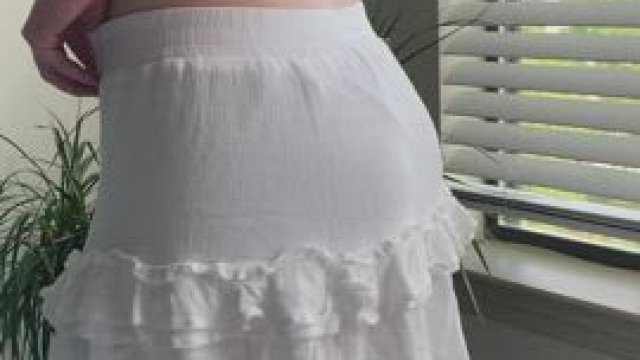 Would you be interesting in fucking this married gal's ass?