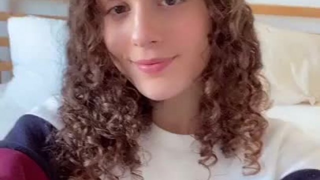 You fall in love ? ( Her Free Album in comments below! )