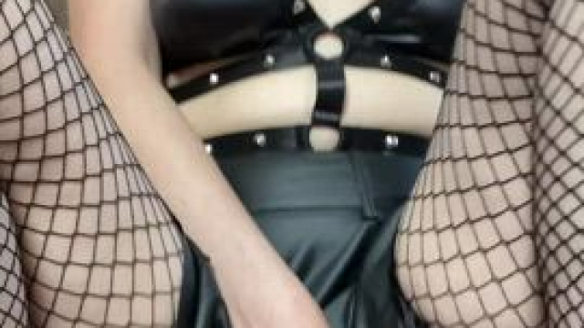 If I wore this on our first date, would you fuck me raw after?