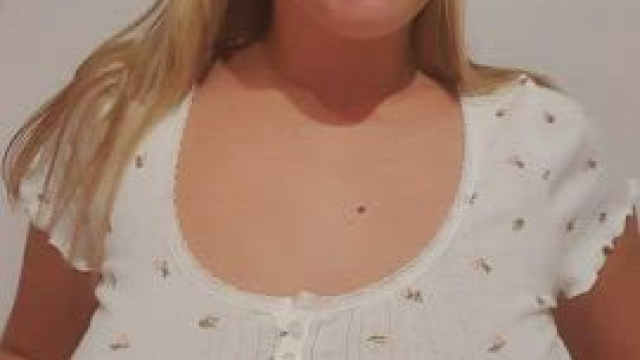 #TittyDrop It's summer, so freeing my huge boobs without a bra is much easier. He