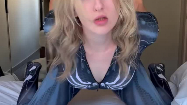 Spider slut railed in doggy