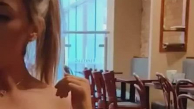 Food Vloggers these days..