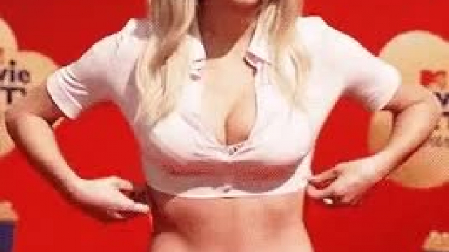 Sydney Sweeney is undeniably sexy she’s got my morning wood throbbing