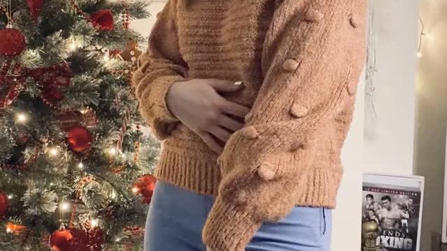 Can I be your little Christmas secret? 