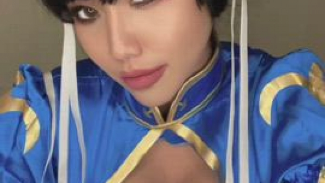 Do i help make cosplay look sexy?