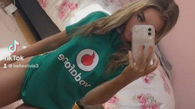 I’m curious, how many guys here would fuck a 19 year old Irish student?