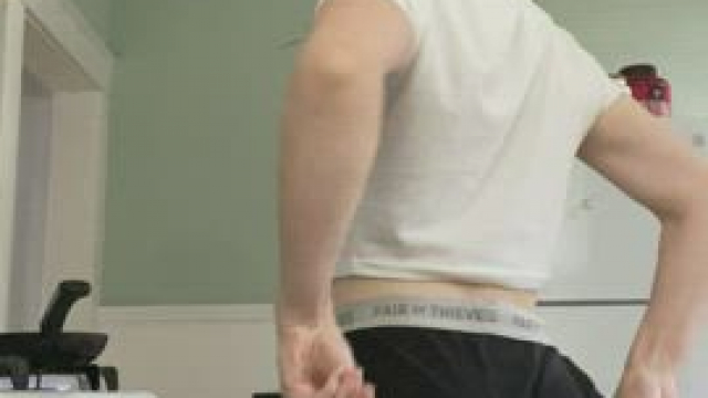 Just showing off my asshole while frying an egg