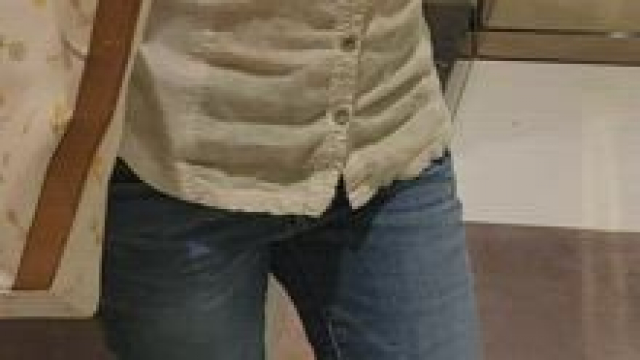 Little titty flash in the HIGHLY secure Gucci store, pretty sure at least one gu