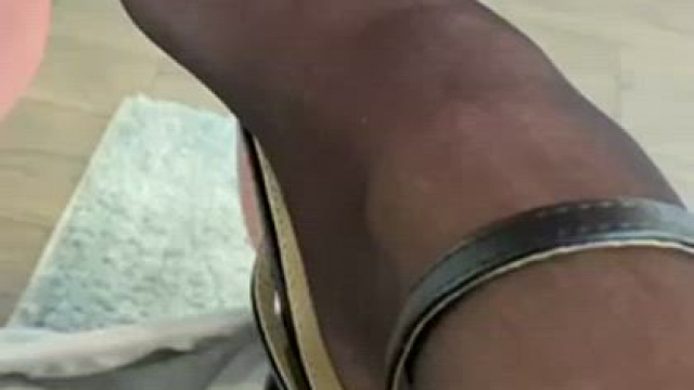 Love when he paints my shoes and feet. 47F