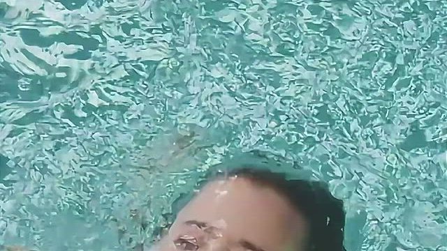 Dessie Mitcheson - Phoebe Cates plot in Buckcherry