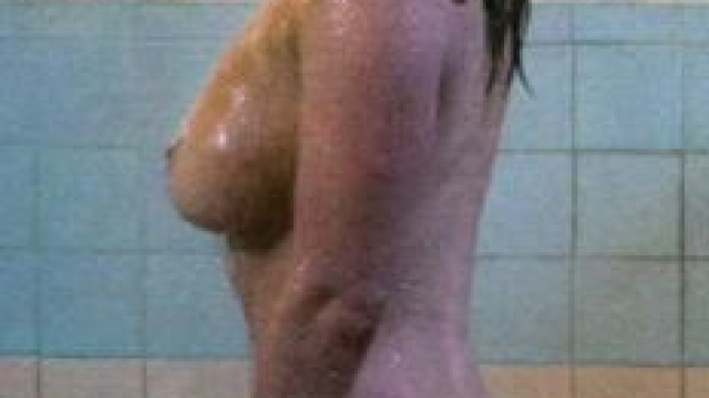 Betty Gilpin - Glow (Slo-Mo)