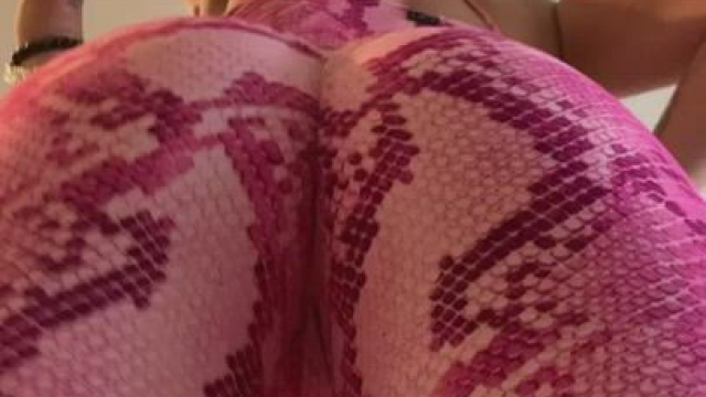 Would you like to see me doing squats from this view?