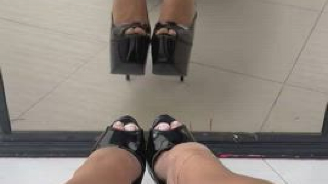 32yo mom of 1. I screw on the 1st date, would you?