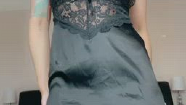 Wanna suck on my tits as I ride your cock? 44y/o Mum of 3.