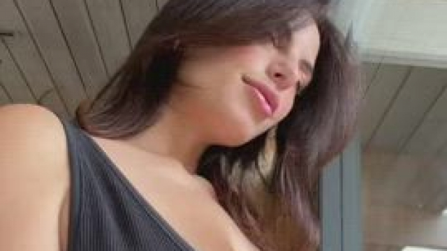 Alexa Pearl big cleavage