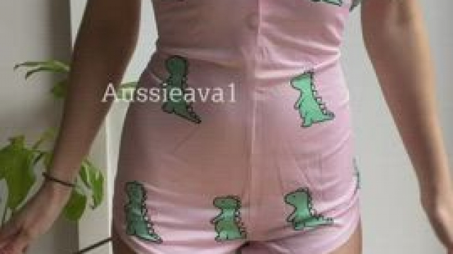 Ignore the bruises on my knees and concentrate on the thigh gap