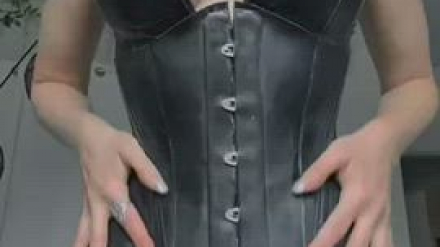 Polishing my latex outfit