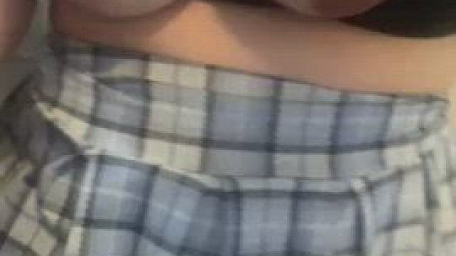 Bouncing on a plug. Celebrating 32 weeks!