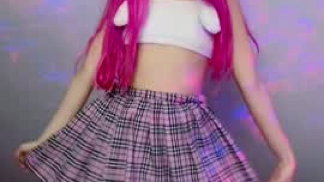 “My skirt just bareeely covers my butt, and that’s what makes my outfit so cute”