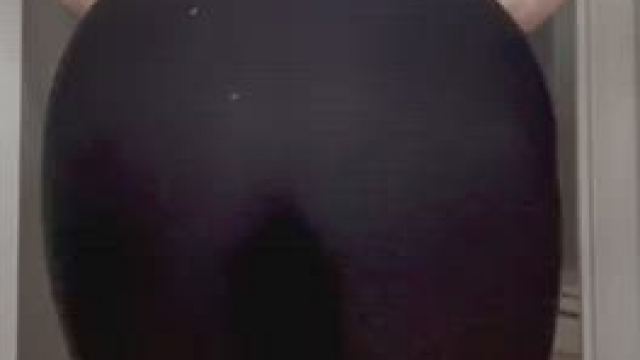 Getting Comfortable in Yoga Pants