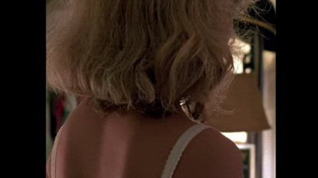 Kelly Preston - perfect plot in Mischief